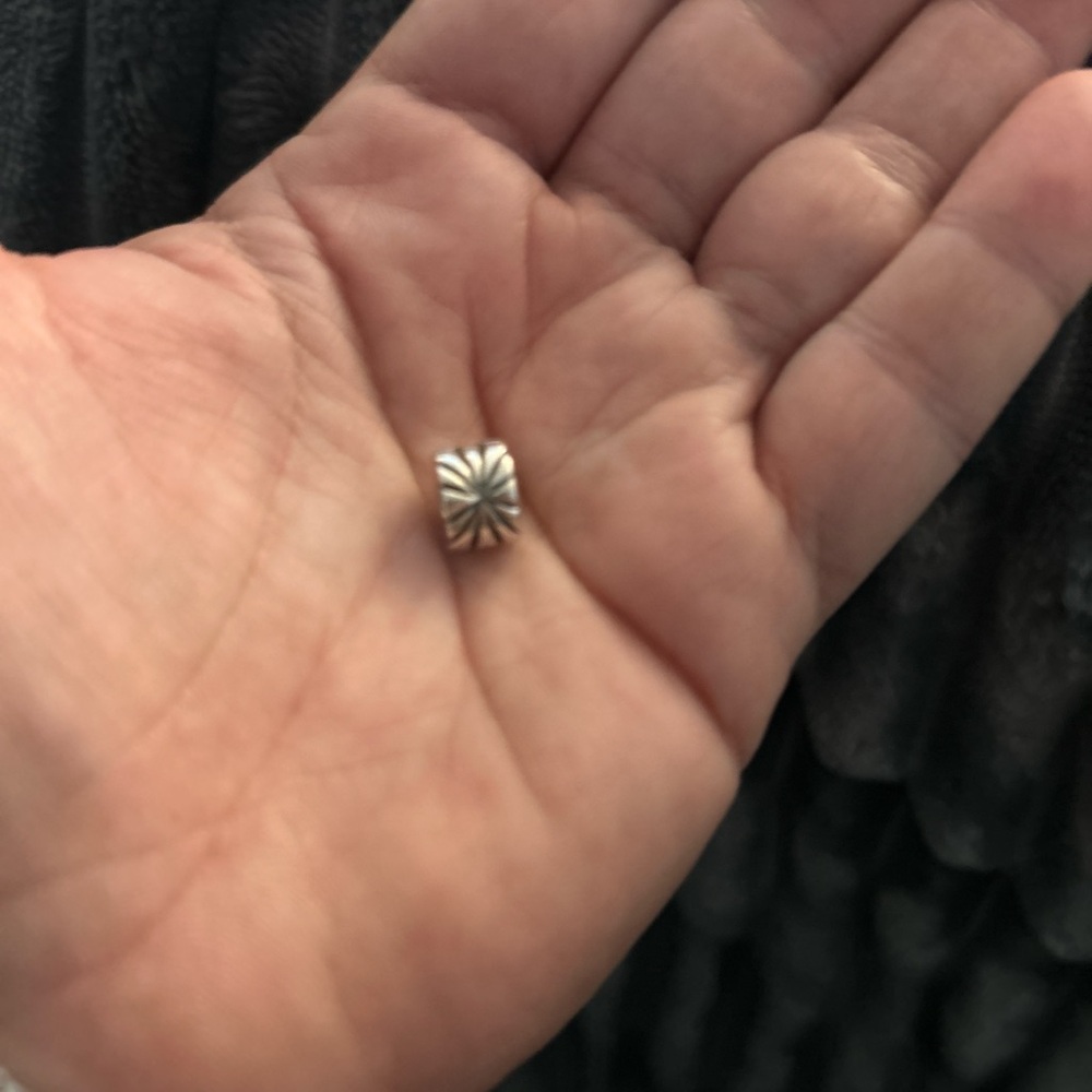 Pandora Silver Starburst Charm - Picture 2 of 4